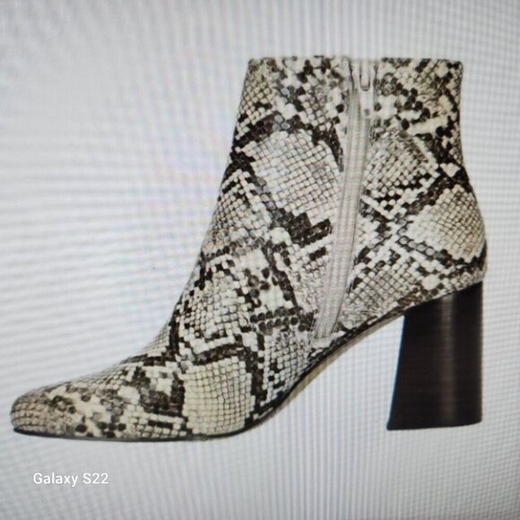 Bella Vita Women's Wilma Ankle Booties Taupe Snake Size 7 W. NIB - Picture 4 of 10